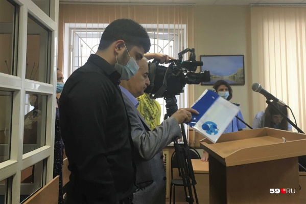 Меру наказания для сбившего девушку пермяка (он на первом плане) изменили Меру наказания для сбившего девушку пермяка (он на первом плане) изменили