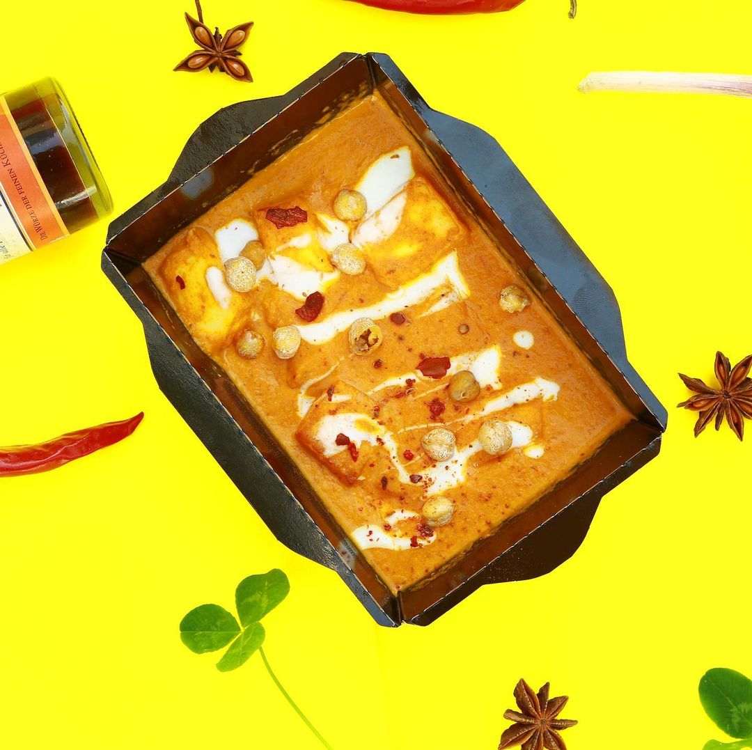 <p>Курица в томатно-ореховом соусе с чесноком и сливочным маслом</p> <p>Курица в томатно-ореховом соусе с чесноком и сливочным маслом</p>