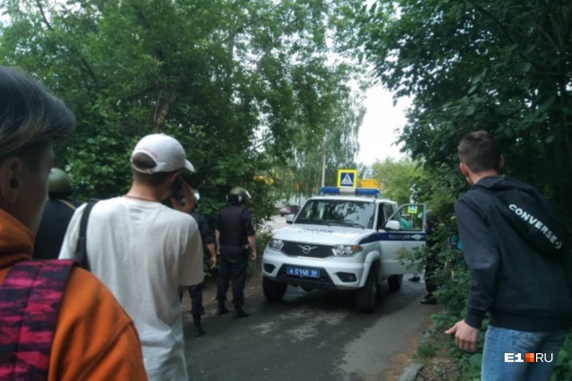 По предварительным данным, стрелок — бывший полицейский По предварительным данным, стрелок — бывший полицейский