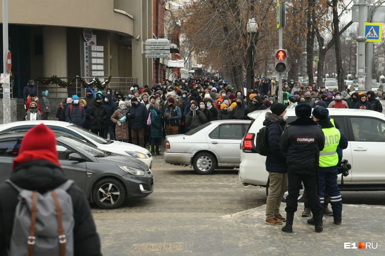 В Екатеринбурге за 30 минут акции протеста задержали 30 человек