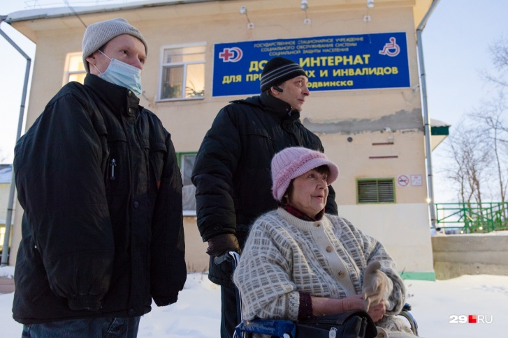 Люди, оказавшиеся в доме-интернате Северодвинска, пытаются сделать свою жизнь комфортнее