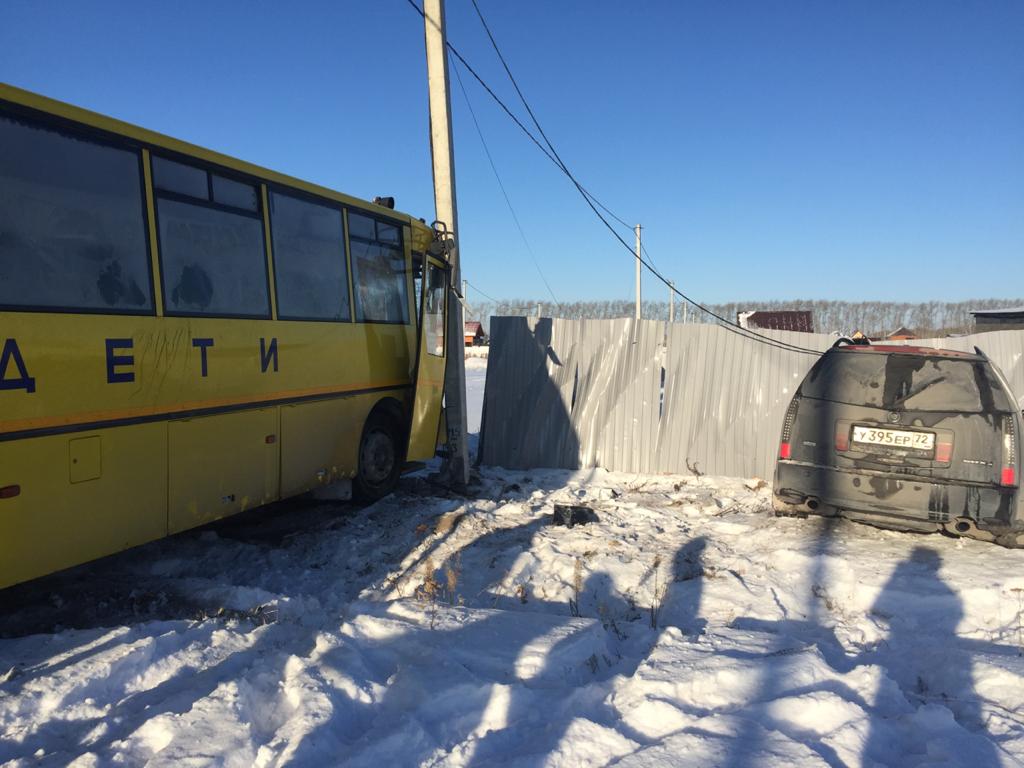 Водитель внедорожника доставлен в больницу Водитель внедорожника доставлен в больницу
