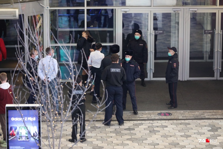 Первые проверки соблюдения масочного режима провели в «Горках», «Алмазе» и «Прииске» Первые проверки соблюдения масочного режима провели в «Горках», «Алмазе» и «Прииске»