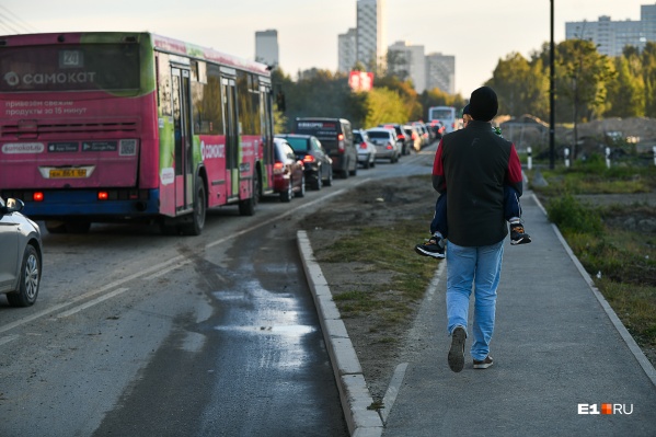 Мы выяснили, как живет Широкая Речка, где транспорт двигается медленнее пешеходов
