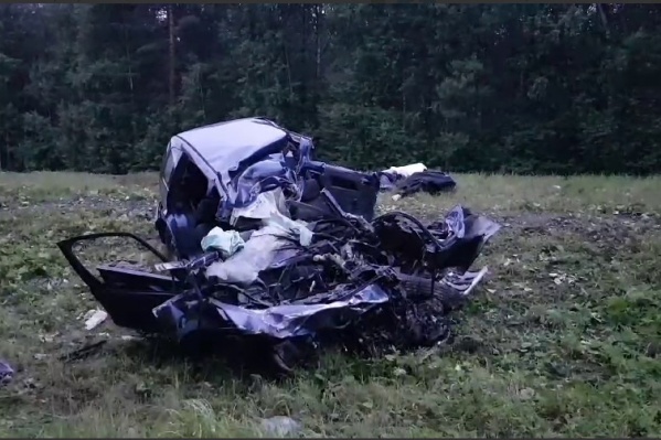 Ford превратился в груду металла Ford превратился в груду металла