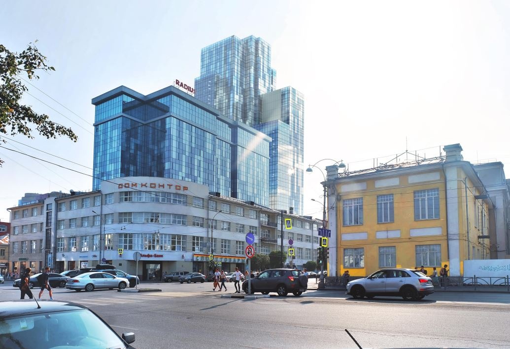 Ради 30-этажной гостиницы в центре Екатеринбурга хотят снести старинный дом