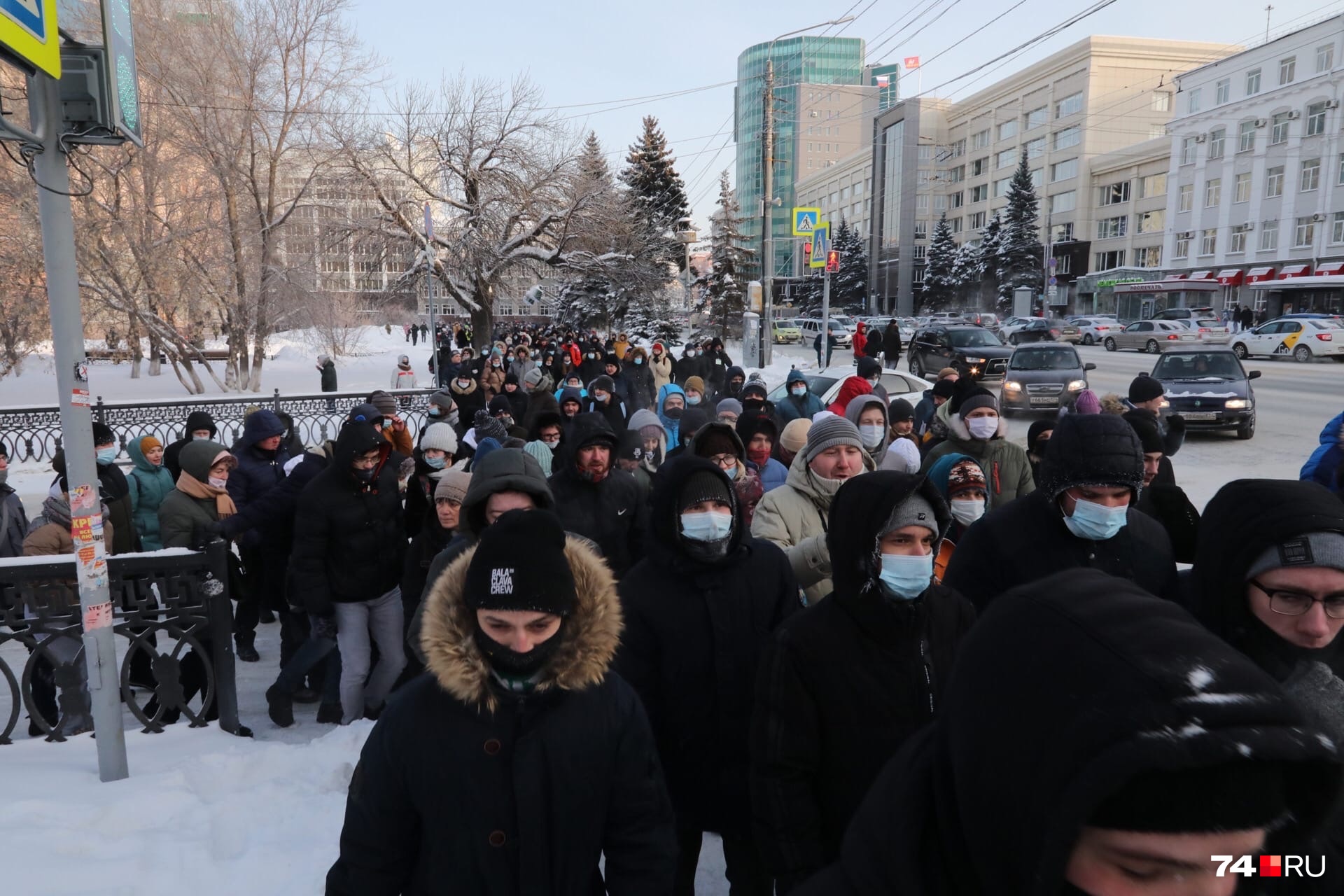 Остановить людей пока больше не пытаются Остановить людей пока больше не пытаются 