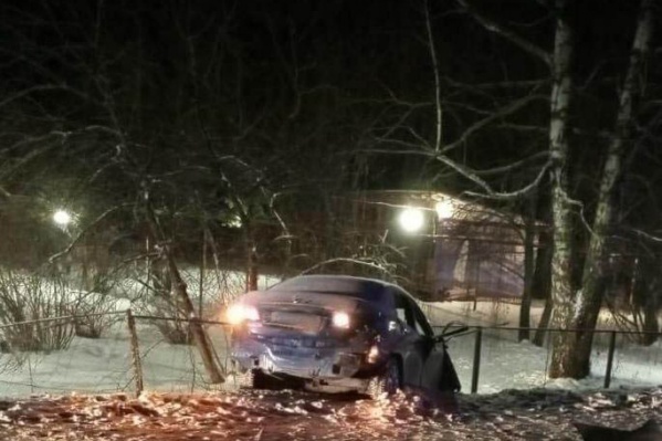 Водитель погиб на месте происшествия Водитель погиб на месте происшествия 