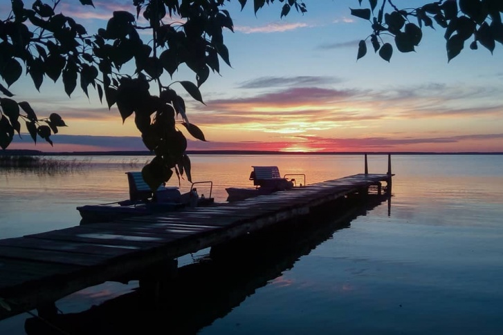 Невозможно просто взять и не сфотографировать закат над озером Ик