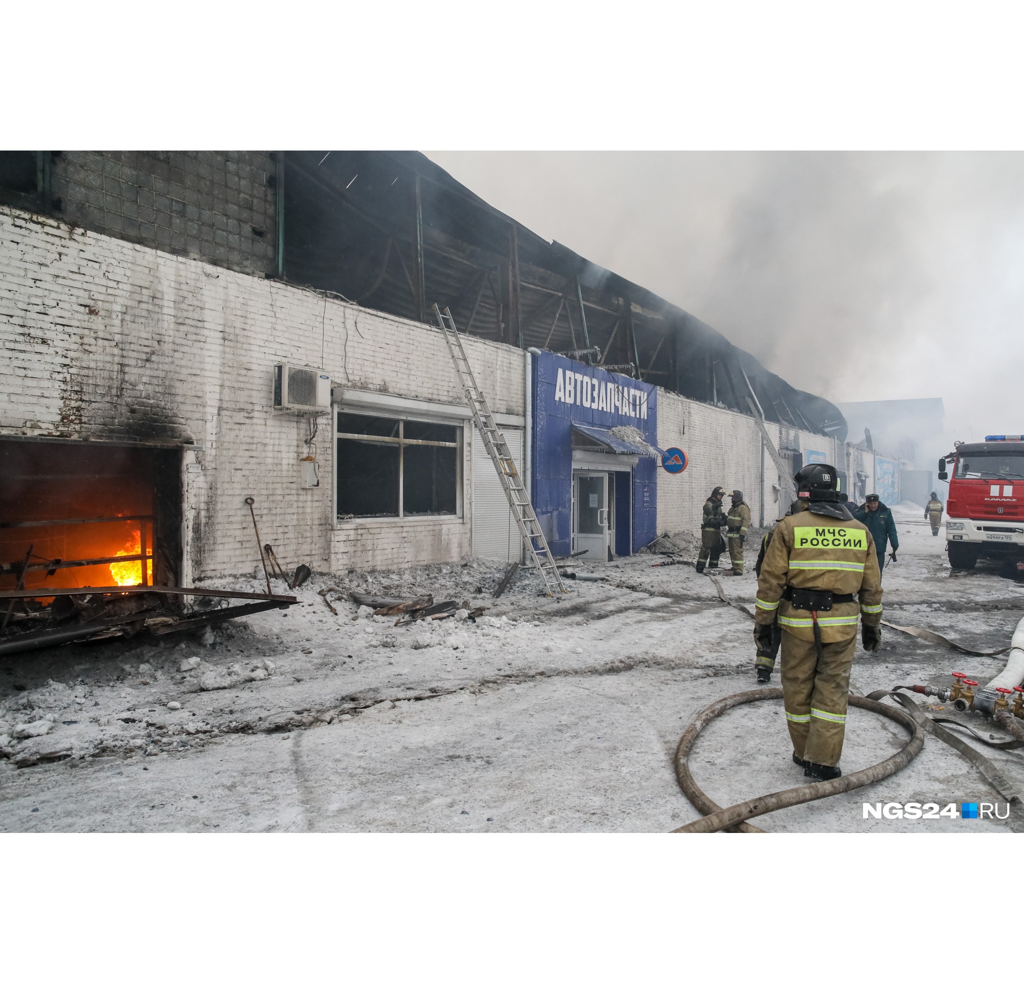 Пожар потушили лишь к утру следующего дня Пожар потушили лишь к утру следующего дня