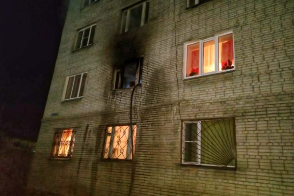 В тушении пожара участвовали 36 человек и 10 единиц техники В тушении пожара участвовали 36 человек и 10 единиц техники