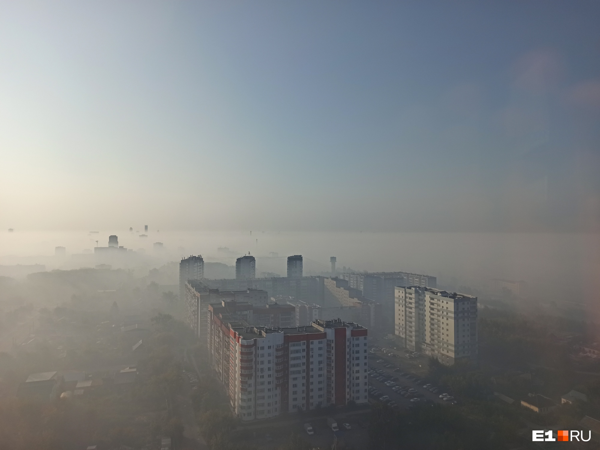 «Нас должны эвакуировать?»: как Екатеринбург переносит смог и есть ли от него спасение