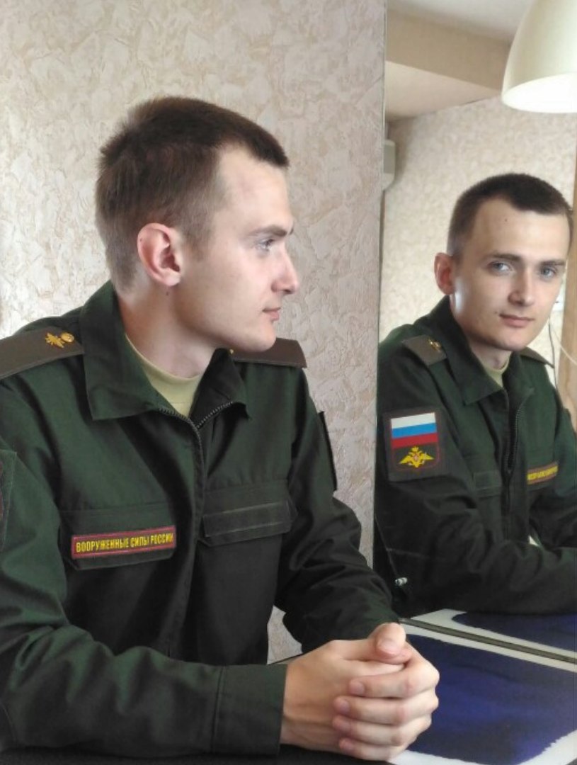 Владислав пошел в армию после окончания магистратуры в университете. В части он был одним из самых взрослых Владислав пошел в армию после окончания магистратуры в университете. В части он был одним из самых взрослых