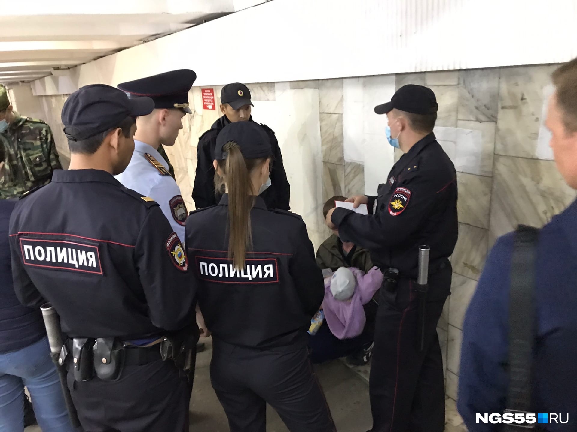 Дебоширу с топором у «Маяковского» дали 12 суток ареста