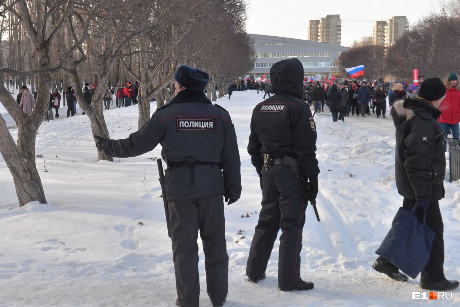 Власти Екатеринбурга объяснили, почему у школьников вдруг появились уроки 23 января