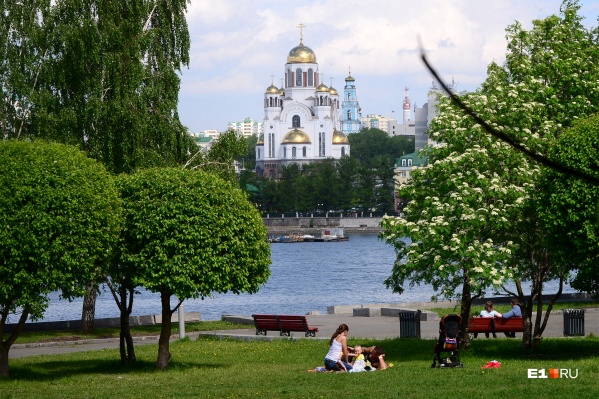 Весной 2019 года екатеринбуржцы выступали против строительства храма в сквере Весной 2019 года екатеринбуржцы выступали против строительства храма в сквере