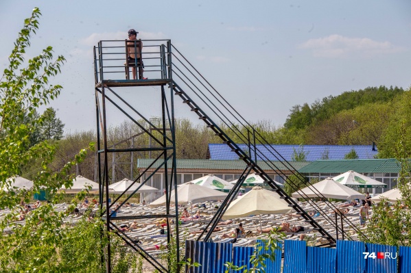 К середине мая челябинские пляжи оказались забиты под завязку. Помните, чтобы когда-нибудь такое было? К середине мая челябинские пляжи оказались забиты под завязку. Помните, чтобы когда-нибудь такое было?