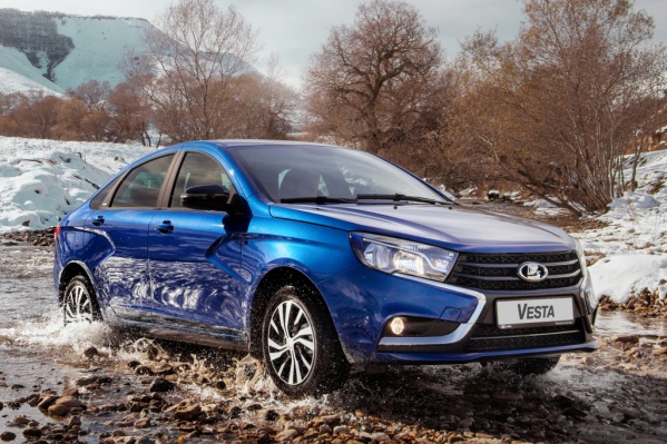 Lada Vesta теперь стоит от 677 тысяч рублей, а в топовых <nobr class="_">версиях —</nobr> до 1,126 миллиона рублей Lada Vesta теперь стоит от 677 тысяч рублей, а в топовых <nobr class="_">версиях —</nobr> до 1,126 миллиона рублей