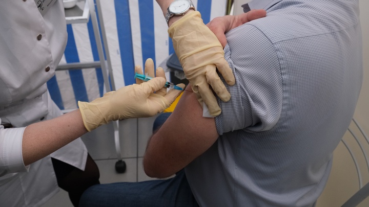 В Минздраве сообщили о высоком темпе вакцинации в Курганской области