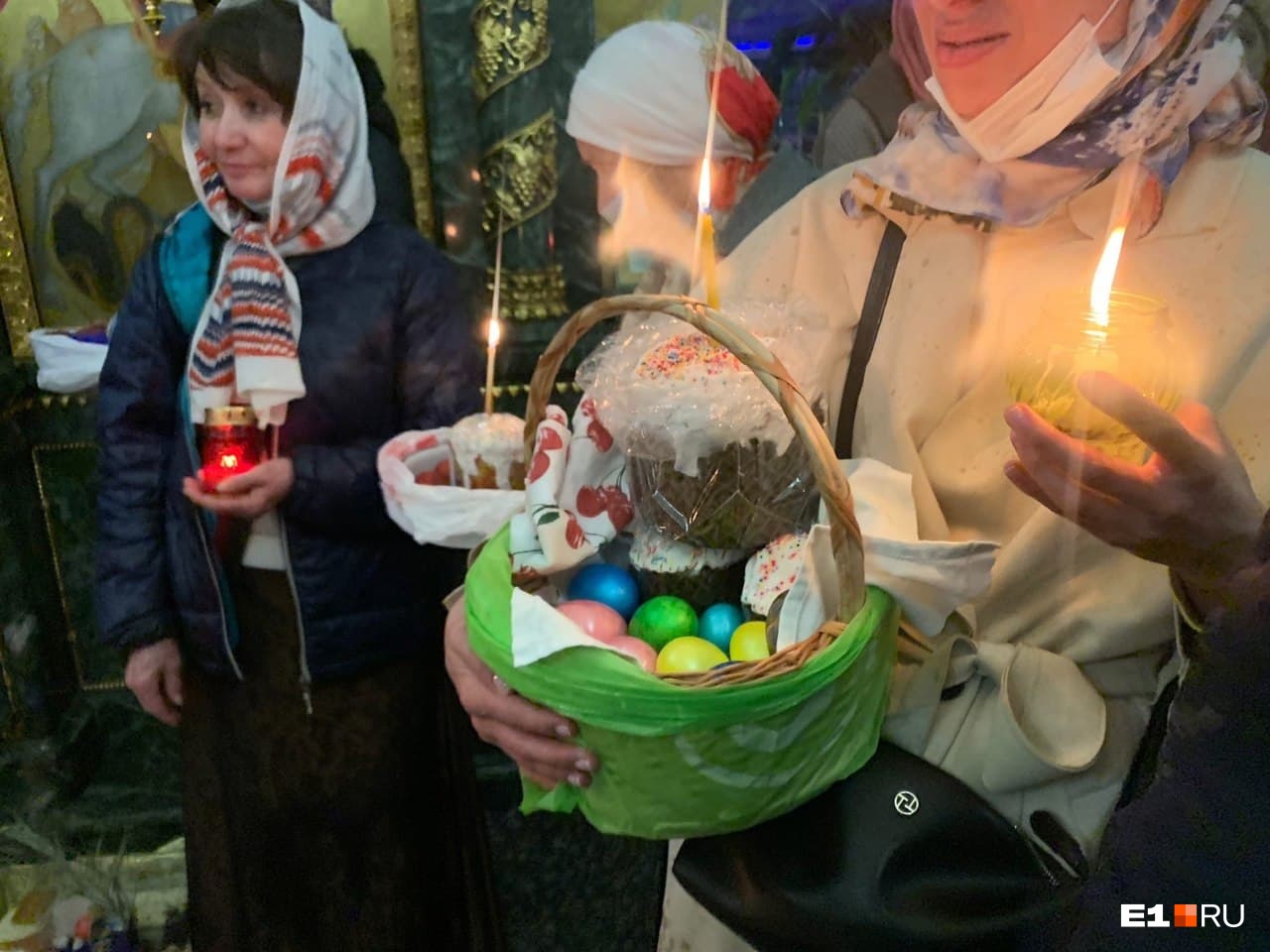 Как верующие в Екатеринбурге встречали благодатный огонь из Иерусалима: большой Пасхальный онлайн