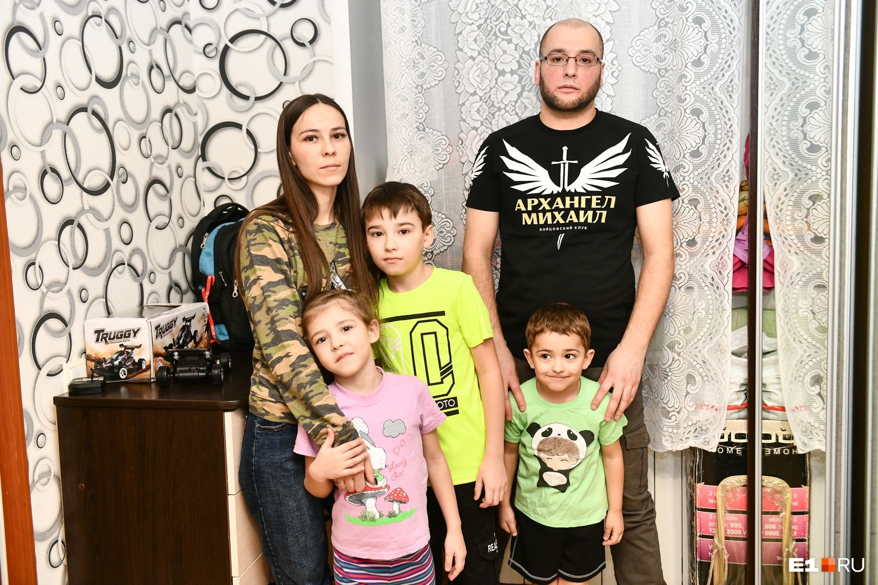 «Путин, защити»: банк выгоняет на улицу многодетную семью из-за долга в 40 тысяч