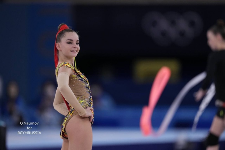 Дина Аверина приехала на Олимпиаду вместе с сестрой. После квалификации в художественной гимнастике за ними первое и второе место
