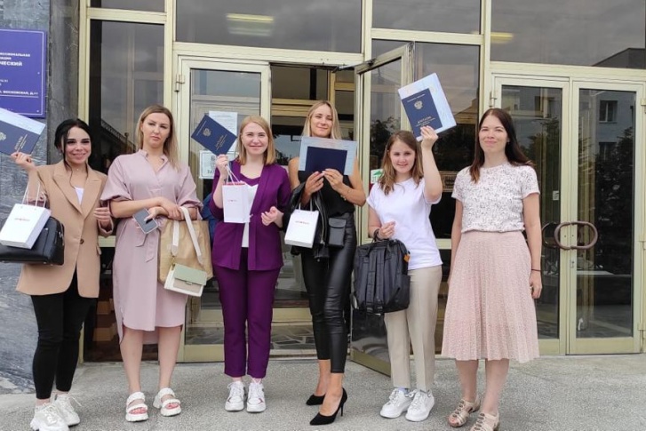 Празднование 30-летнего юбилея Уральского экономического колледжа прошло в дистанционном формате Празднование 30-летнего юбилея Уральского экономического колледжа прошло в дистанционном формате