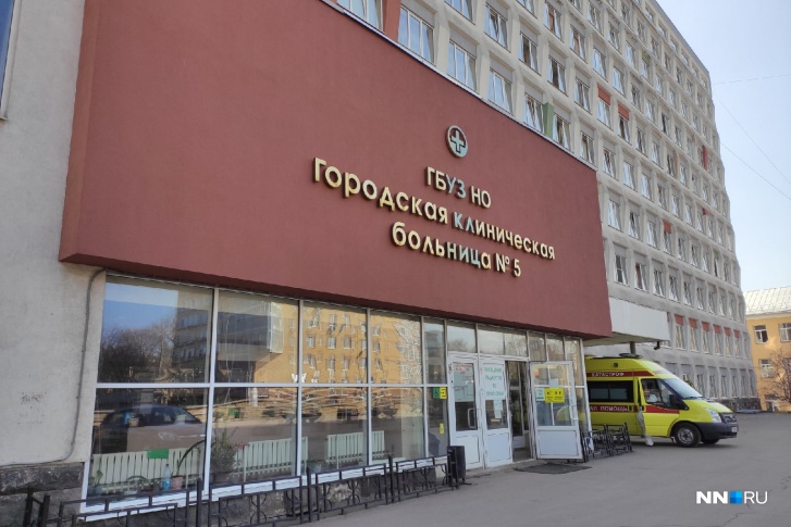 По данным источников <a href="https://vk.com/away.php?utf=1&to=http%3A%2F%2FNN.RU" target="_blank" class="_">NN.RU</a>, на месте работают сотрудники Следственного комитета По данным источников <a href="https://vk.com/away.php?utf=1&to=http%3A%2F%2FNN.RU" target="_blank" class="_">NN.RU</a>, на месте работают сотрудники Следственного комитета