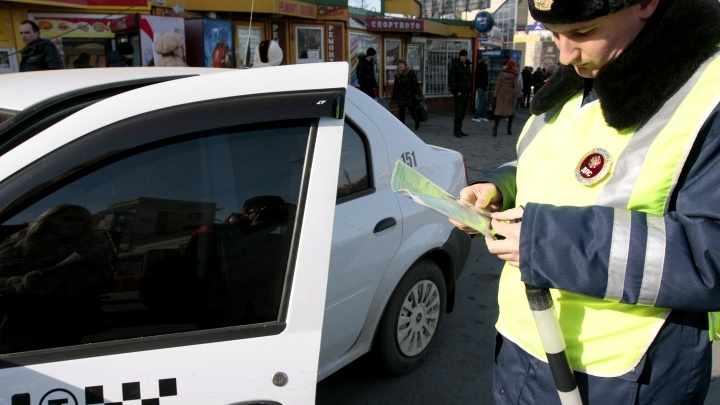 В Сургуте таксист зарезал пьяного пассажира