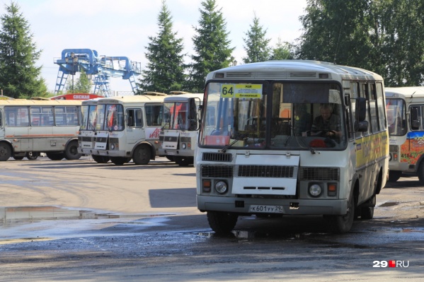 Маршрут автобусов поменяли, чтобы жителям было удобнее добираться до «Норд Экспо» — там, наконец, оборудовали остановку Маршрут автобусов поменяли, чтобы жителям было удобнее добираться до «Норд Экспо» — там, наконец, оборудовали остановку