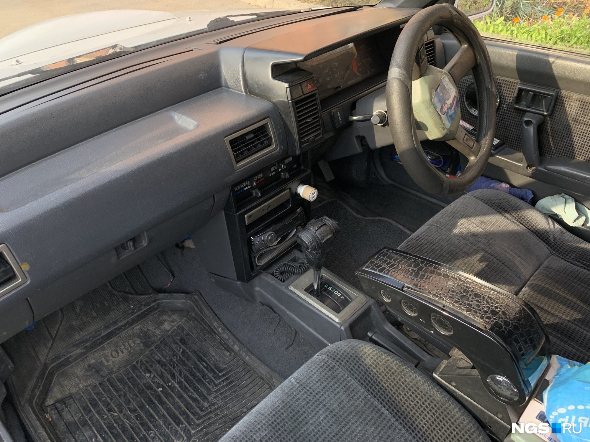 1982 datsun 200sx interior