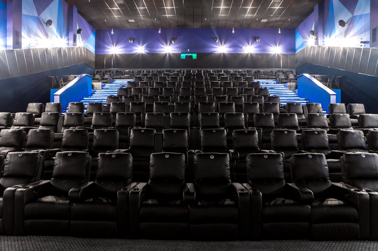 В Екатеринбург заходит сеть кинотеатров из Челябинска с раскладными кожаными креслами