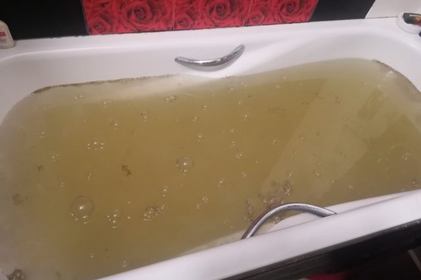 Такая вода, например, на днях шла из кранов Левенцовки Такая вода, например, на днях шла из кранов Левенцовки