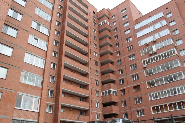 Этот дом сдавался с черновой отделкой, во многих квартирах новоселы меняли разводку отопления Этот дом сдавался с черновой отделкой, во многих квартирах новоселы меняли разводку отопления