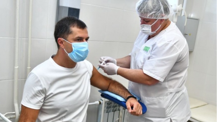 «Не хочу болеть»: мэр Ярославля сделал прививку от коронавируса