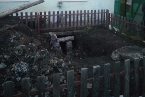 Жители пожаловались на аварию с отопительными трубами Радию Хабирову Жители пожаловались на аварию с отопительными трубами Радию Хабирову