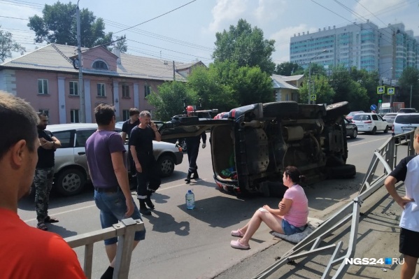 Пострадала пассажирка внедорожника Пострадала пассажирка внедорожника