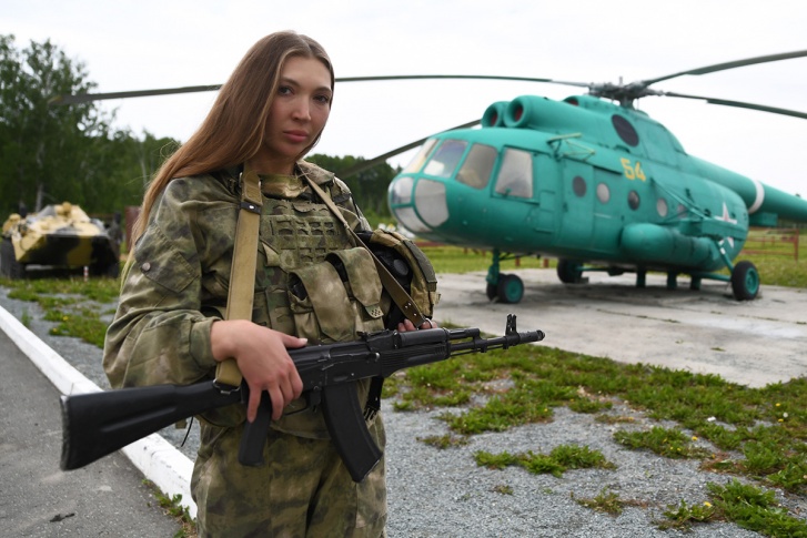 С 24 сентября «Солдатки. Спецназ» вышли на канале ТНТ4 и видеосервисе Premier. Одна из звезд шоу — екатеринбурженка Анастасия С 24 сентября «Солдатки. Спецназ» вышли на канале ТНТ4 и видеосервисе Premier. Одна из звезд шоу — екатеринбурженка Анастасия