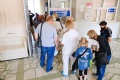 «Все толпятся, дышат друг другу в затылок»: в больницах Челябинска скопились очереди на прививку от ковида