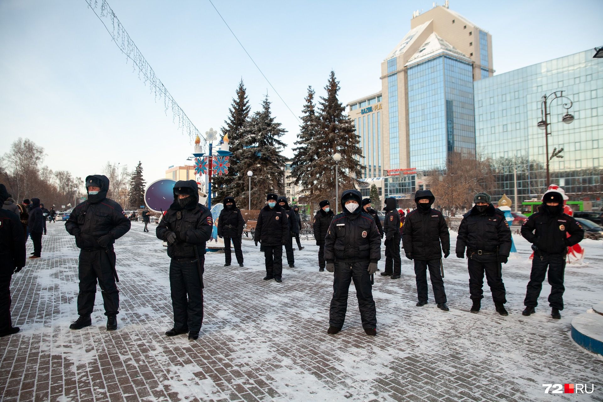 Обошлось без жестких задержаний участников, митингующих <a href="https://72.ru/text/politics/2021/01/23/69720266/" target="_blank" class="_">начали задерживать после акции</a> Обошлось без жестких задержаний участников, митингующих <a href="https://72.ru/text/politics/2021/01/23/69720266/" target="_blank" class="_">начали задерживать после акции</a> 