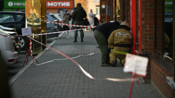 Полицейские оцепили торговый центр на Белинского из-за забытого огнетушителя