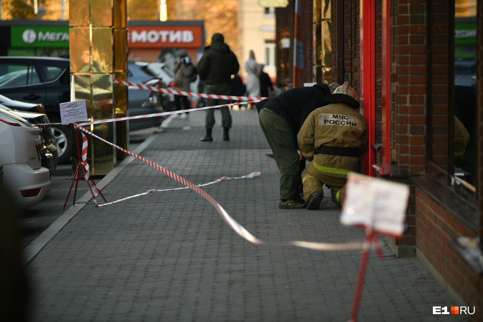 Полицейские оцепили торговый центр на Белинского из-за забытого огнетушителя