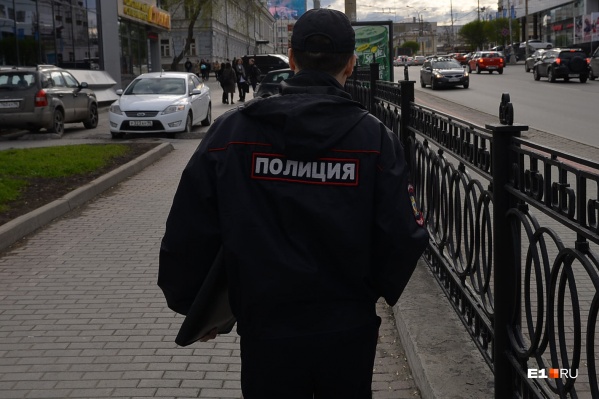 Полицейский нашел пиратский софт при проведении профилактических мероприятий Полицейский нашел пиратский софт при проведении профилактических мероприятий