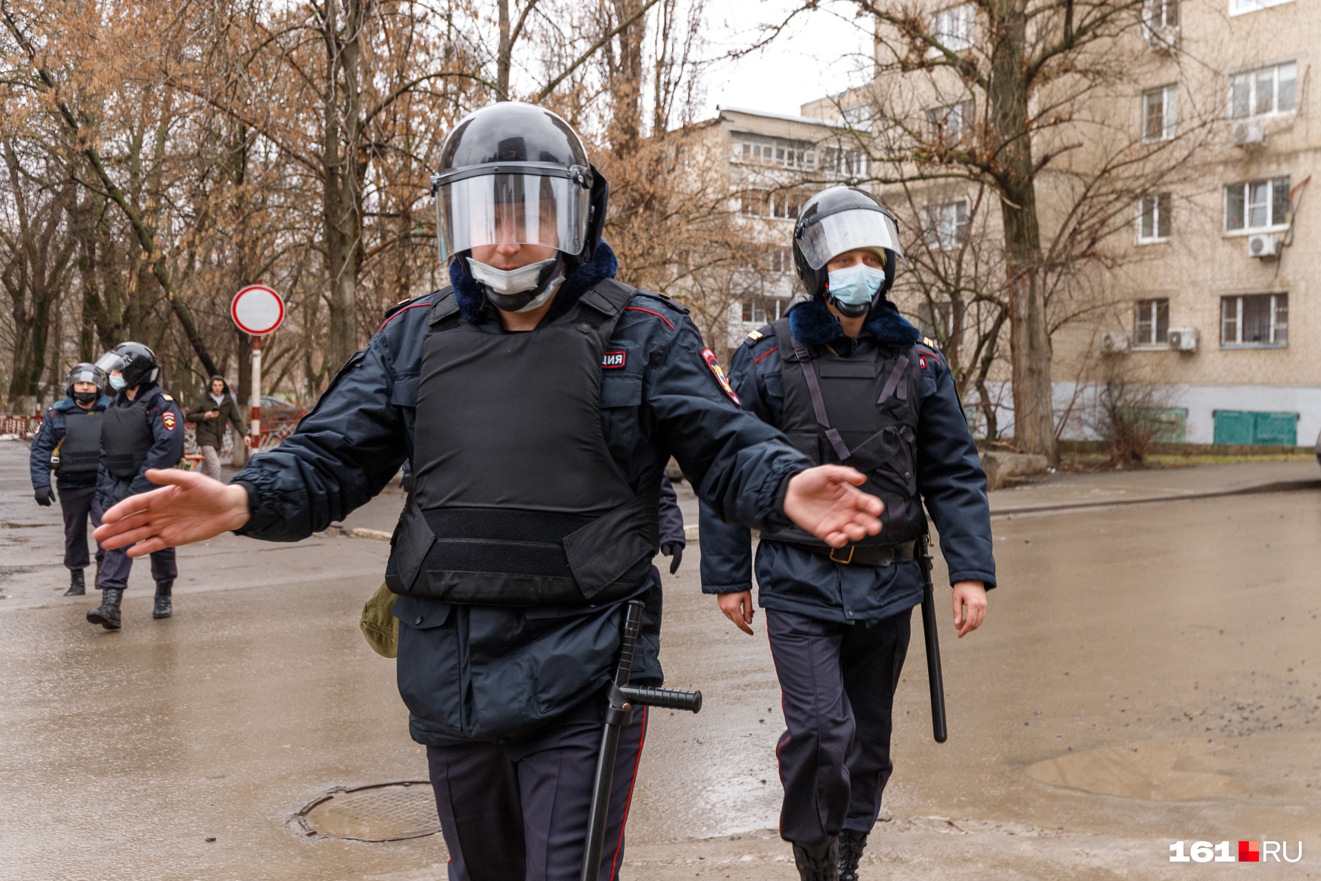 Полицейские требовали освободить дорогу Полицейские требовали освободить дорогу