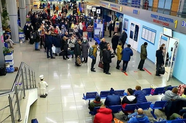 Вот так аэропорт Новокузнецка выглядит в утренние часы Вот так аэропорт Новокузнецка выглядит в утренние часы