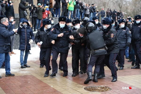 В России на акция протеста 23 января задержали 1908 человек В России на акция протеста 23 января задержали 1908 человек