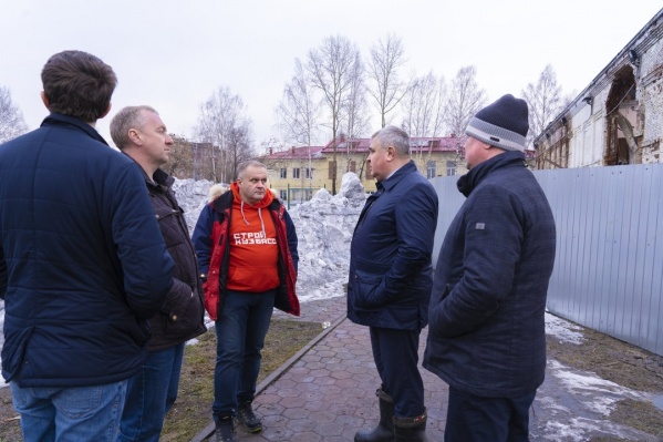 В Междуреченск на совещание приехал замгубернатора по строительству В Междуреченск на совещание приехал замгубернатора по строительству 