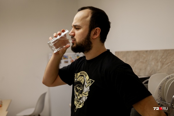 Горожане жалуются, что воду невозможно пить Горожане жалуются, что воду невозможно пить