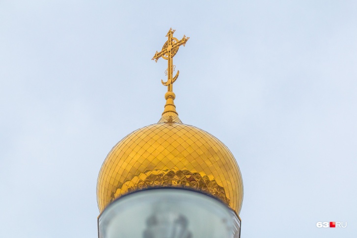 В городе несколько десятков церквей В городе несколько десятков церквей