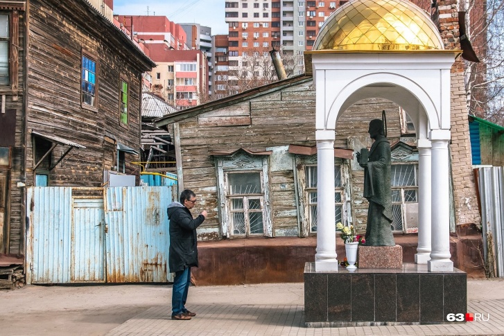 В честь «Стояния Зои» на улице Чкалова <a href="https://63.ru/text/23548768/" target="_blank" class="io-leave-page _">установили памятник</a> Николаю Чудотворцу В честь «Стояния Зои» на улице Чкалова <a href="https://63.ru/text/23548768/" target="_blank" class="io-leave-page _">установили памятник</a> Николаю Чудотворцу
